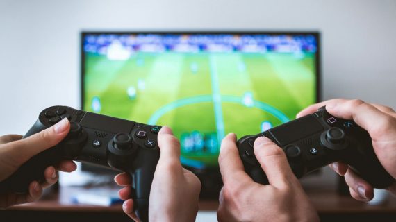 Ada manfaatnya, main video games bersama keluarga?
