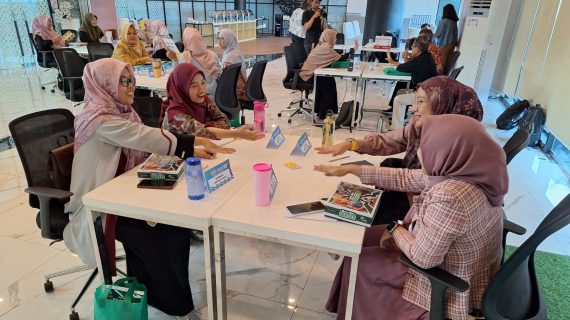 Training of Trainers Work With Waste: Praktik Fasilitasi dan Perencanaan Implementasi pada Hari Kedua