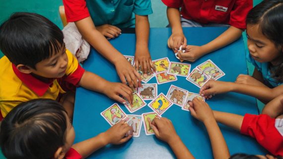 Permainan Kartu Memori untuk PAUD: Cara Menyenangkan Meningkatkan Keterampilan Kognitif Anak Usia Dini