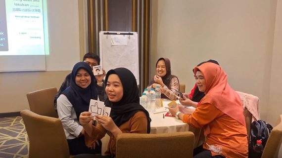 Bermain untuk Melawan Online Hate: Guru-guru Belajar Melalui Game “Screen Time Stories”